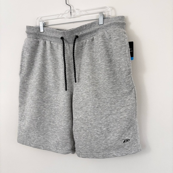 NWT gray fleece shorts w/pockets - Picture 2 of 3